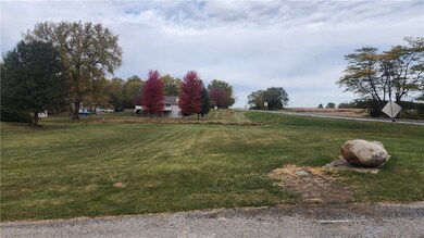 9 Joan Marie Dr, Mattoon, IL 61938 - photo 5