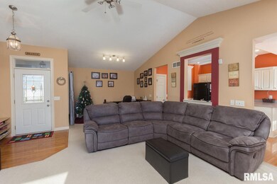 1649 W 65th St, Davenport, IA 52806 - photo 4
