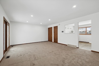 722 S Mchenry Ave unit B, Crystal Lake, IL 60014 - photo 7