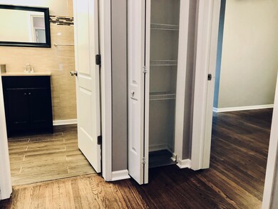 343 S Commonwealth Ave, Aurora, IL 60506 - photo 4