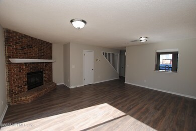 5662 Bennington Dr, Jacksonville, FL 32244 - photo 4