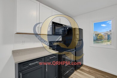 359 Sheffield Ave unit Apartment C, Flint, MI 48503 - photo 3