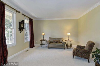 7605 Seabrook Ln, Springfield, VA 22153 - photo 3