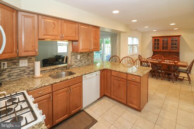 321 Carleton Ln, Mount Laurel, NJ 08054 - photo 7