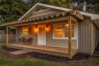 109 E Parks St, Prairie Grove, AR 72753 - photo 2