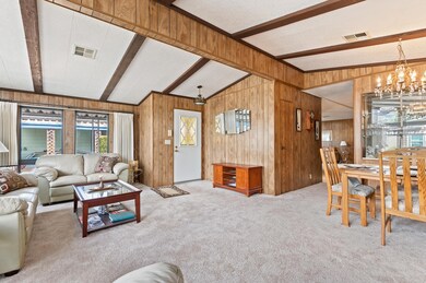 04 - Living Room 157