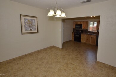 24thDining_Kitchen