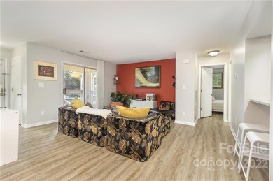 1041 Churchill Downs Ct unit G, Charlotte, NC 28211 - photo 5