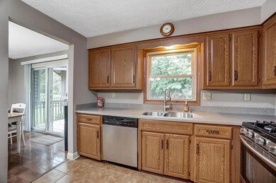 5521 Linworth Rd, Columbus, OH 43235 - photo 7