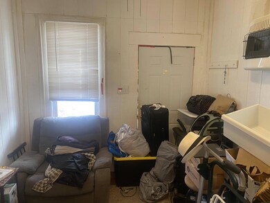 737 living area