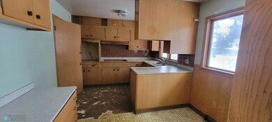 2305 9 1 2 St N, Fargo, ND 58102 - photo 4
