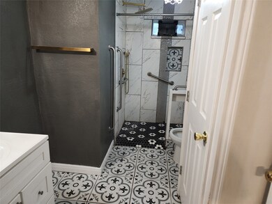 8215 Easter St, Houston, TX 77088 - photo 5