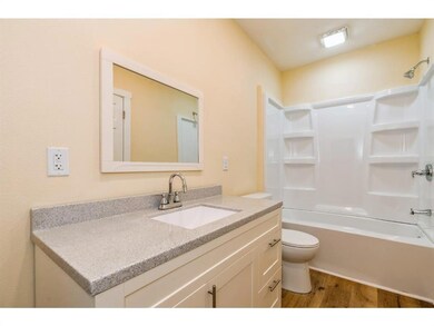 2421 Lyon St, Des Moines, IA 50317 - photo 7