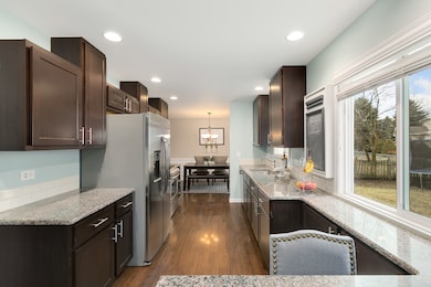 259 Westbrook Cir, Naperville, IL 60565 - photo 4