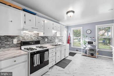 19001 Queens Cross Ln, Germantown, MD 20876 - photo 3