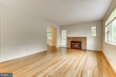 6593 29th St N, Arlington, VA 22213 - photo 2