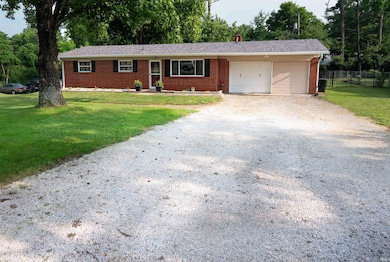 3945 W Walnut Leaf Dr, Bloomington, IN 47403 - photo 3