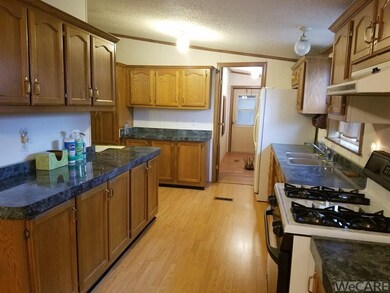 607 N Simon St, Ada, OH 45810 - photo 3