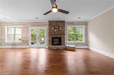 GAS LOG FIREPLACE IN GREAT ROOM