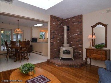 30 Sunrise Dr, Providence, RI 02908 - photo 4