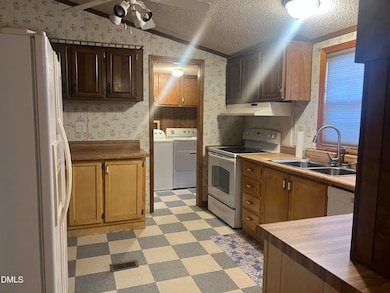 630 Southerland Rd, Clayton, NC 27527 - photo 6