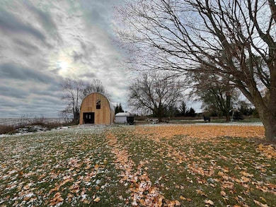 2458 E Surrey Rd, Clare, MI 48617 - photo 7