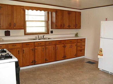 Kitchen Large Eat-in Kitchen