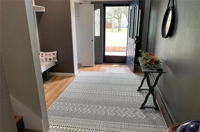 1009 Jacquelyn Ct, Maryville, IL 62062 - photo 2