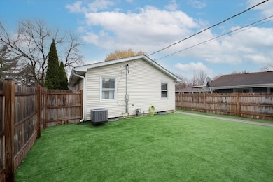 2904 Gilboa Ave, Zion, IL 60099 - photo 4