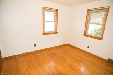 560 Idora Ln, Struthers, OH 44471 - photo 4