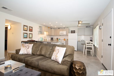 365 N Saturmino Dr unit 5, Palm Springs, CA 92262 - photo 5