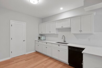 55 Cider Mill Ln unit Cottage, Fairfield, CT 06824 - photo 7