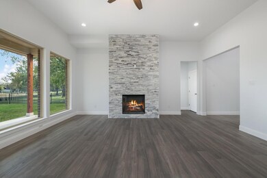 13027 Eagles Nest Dr, Whitney, TX 76692 - photo 4