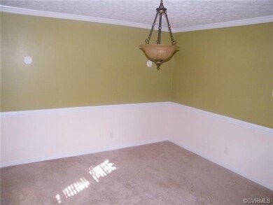 DINING ROOM CROWN, CHAIR RAIL