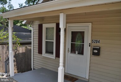 5204 Cumberland St, Capitol Heights, MD 20743 - photo 3