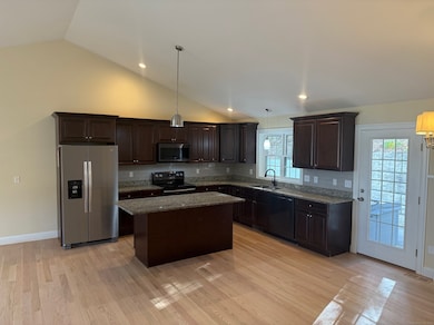 75 Sturbridge Ct, Bristol, CT 06010 - photo 3