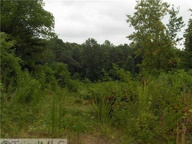 5949 Drake Rd, Greensboro, NC 27406 - photo 7