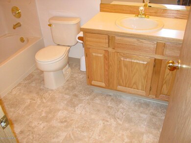 890 E 75th Ave unit A, Anchorage, AK 99518 - photo 5