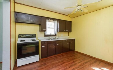 1211 E 33rd Ct, Des Moines, IA 50317 - photo 7