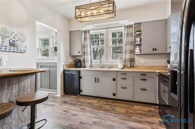 1017 Washington Ave, Findlay, OH 45840 - photo 3