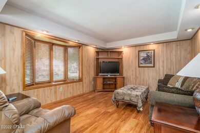 1115 S 9th St, Grand Forks, ND 58201 - photo 4