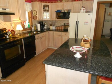 208 Mountain View Dr, Hawley, PA 18428 - photo 4