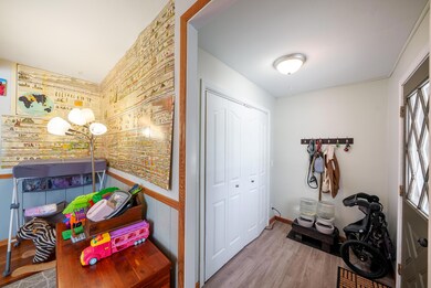 11. Entryway 1-1