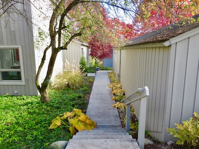 2134 Overlook Ct, Ann Arbor, MI 48103 - photo 4