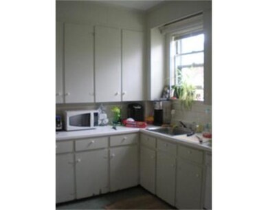 50 Douglas Rd unit 50, Medford, MA 02155 - photo 4