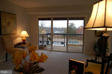 202 Park Terrace Ct SE unit 19, Vienna, VA 22180 - photo 3