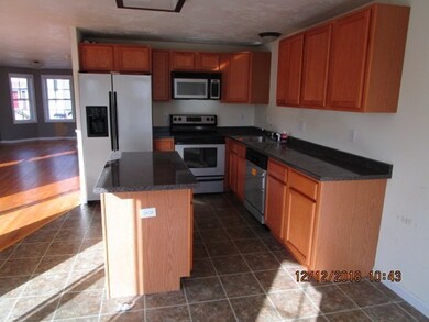 94 Ledgecrest Dr, Worcester, MA 01603 - photo 6