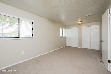 020-photo-primary-bedroom-13049264