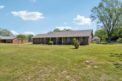 9715 S 239th East Ave, Broken Arrow, OK 74014 - photo 2