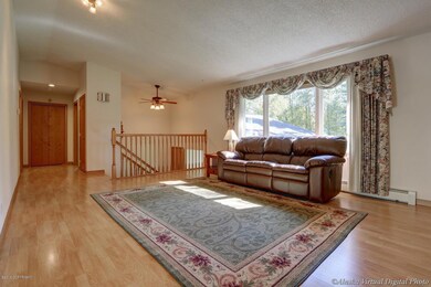 Upper Level LR W/Laminate Flooring